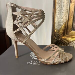 Vince Camuto VC Wari Heels